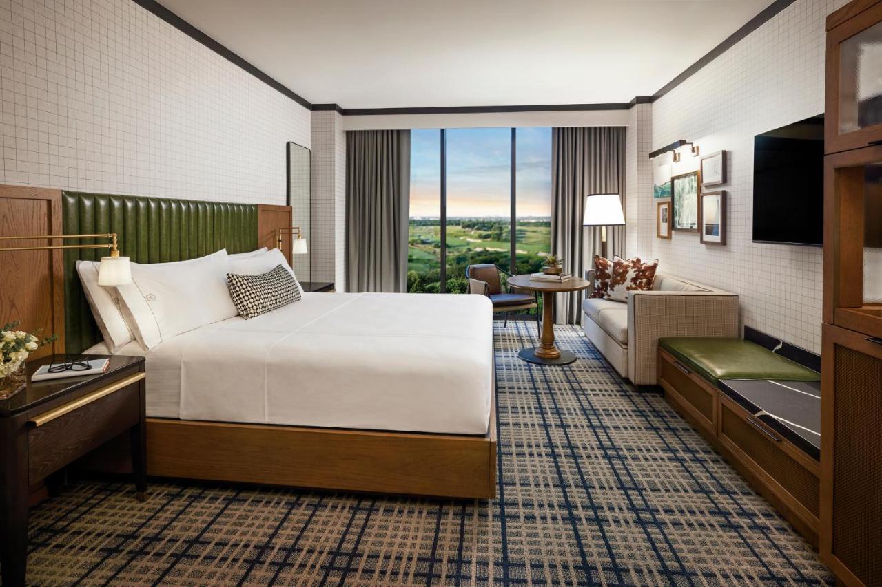 Deluxe Room 1 King Bed